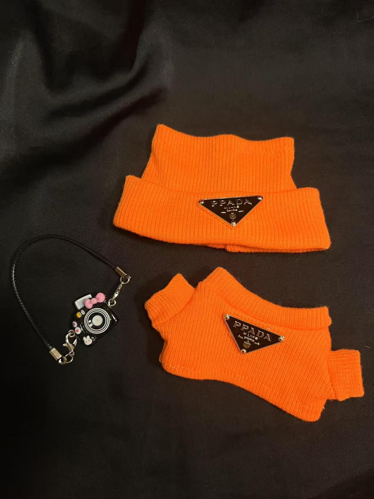 3-Piece Labubu Doll Streetwear Outfit Set – Designer-Inspired Knit Hat, Sweater and Camera Accessory for Stylish Photoshoots | Fits 17cm/6.69inch Dolls (Doll Not Included)