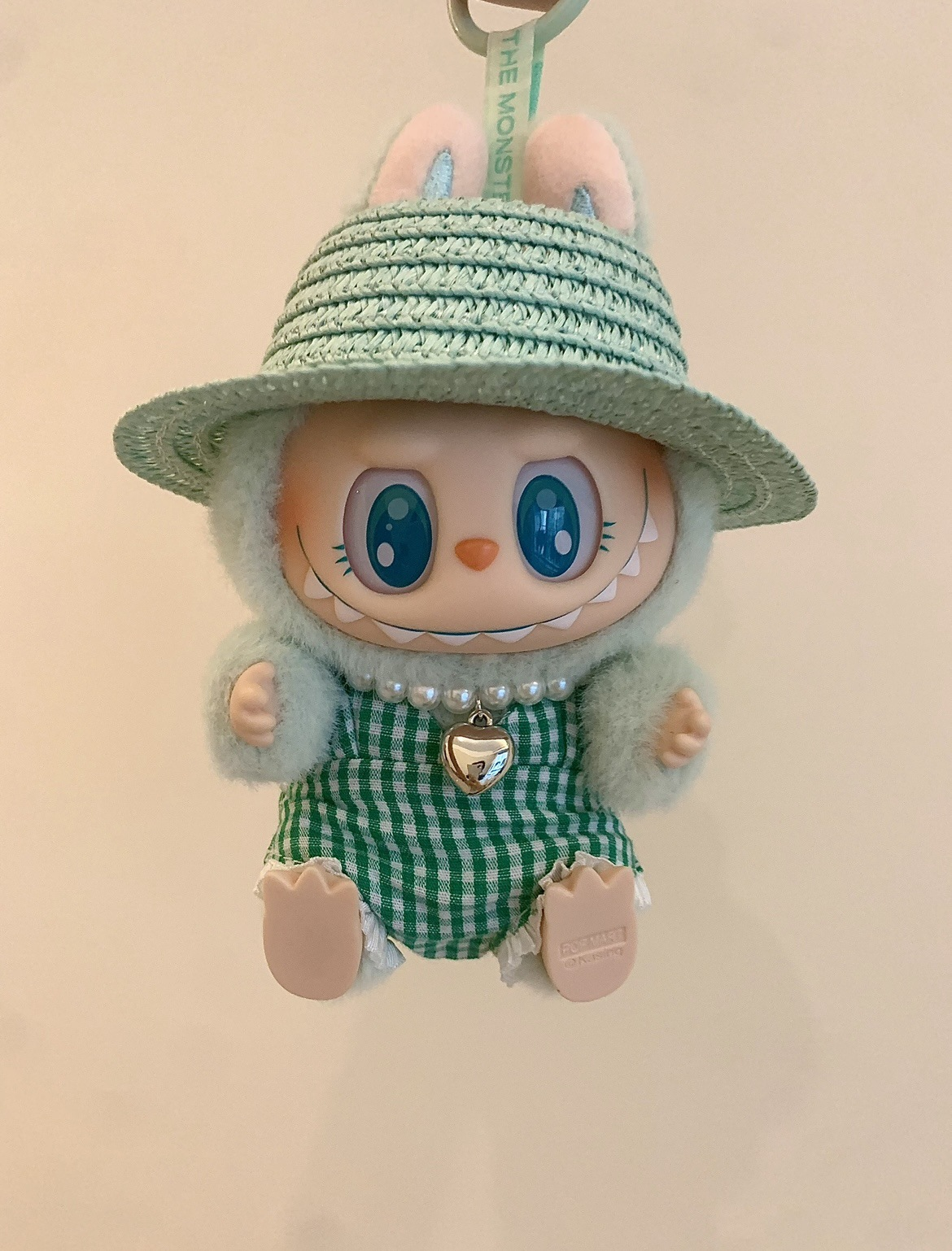 3-Piece Summer Beach Set for 17cm/6.69inch Labubu Dolls (White/Yellow/Red/Green, Doll Not Included) – Swimsuit, Necklace & Hat