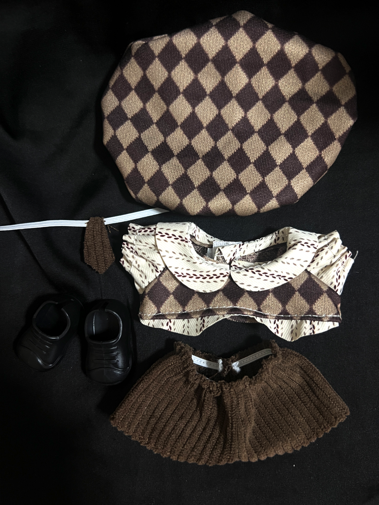 5-Piece Labubu Doll Autumn/Winter Outfit Set – Vintage Plaid Beret, Knit Pants, and Coat | Elegant Noble Style for 17cm/6.69inch Labubu Dolls (Doll Not Included)