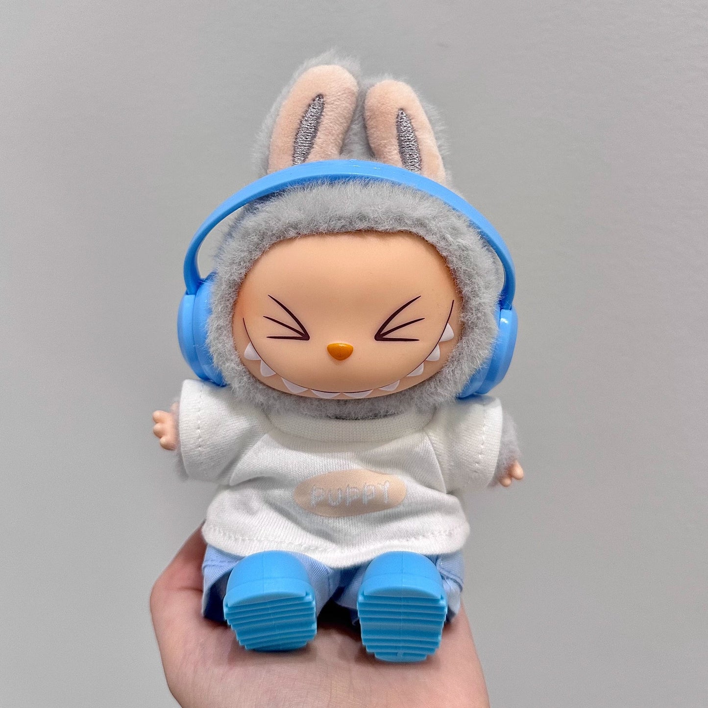4-Piece Music Bunny Outfit Set for 17cm ALULU Doll – Includes Headphones, Bunny Hoodie, Pants & Sneakers (3 Color Options, Doll Not Included)