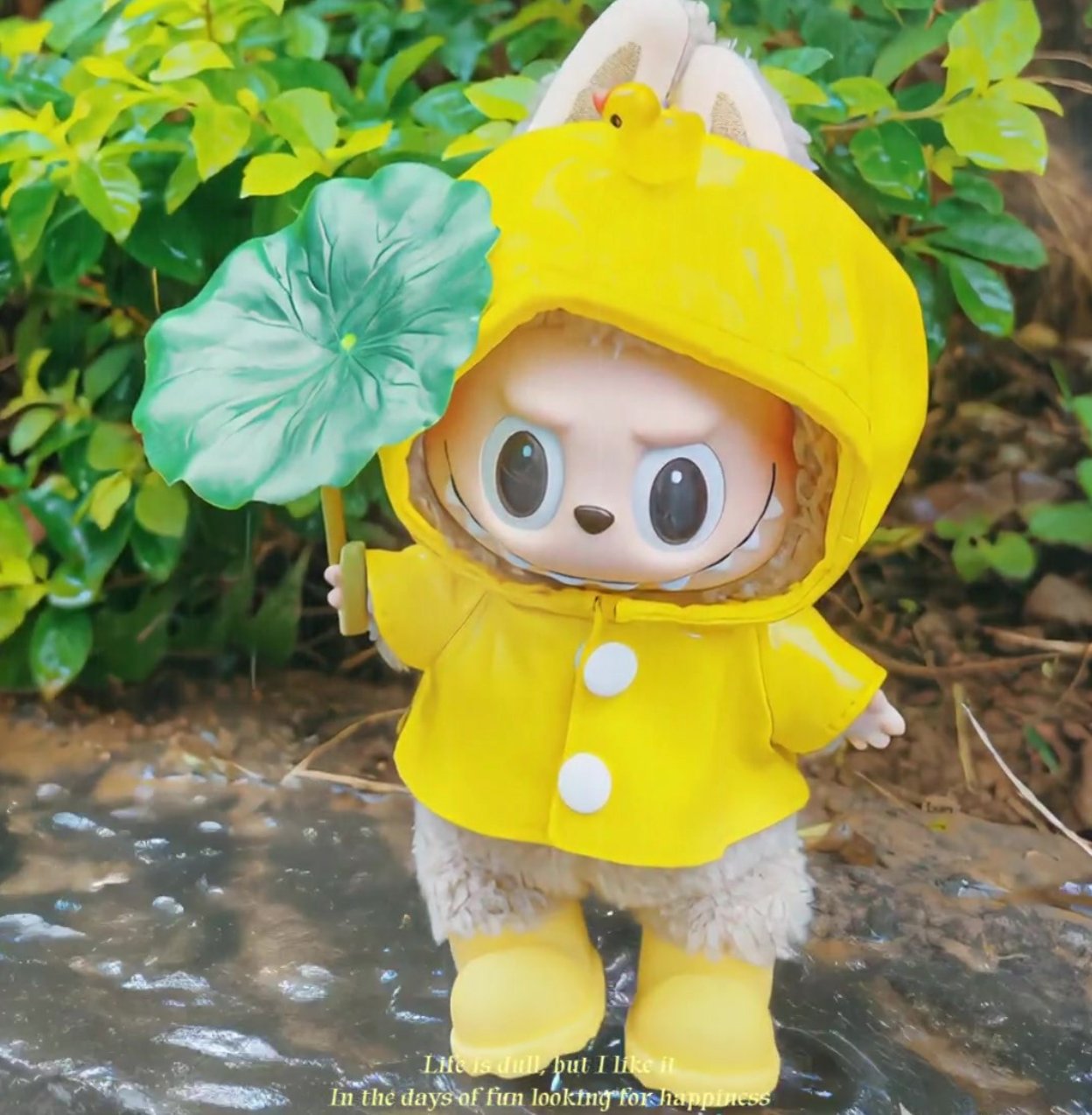 2-Piece Rainy Day Outfit Set – Yellow Raincoat + Rain Boots for Labubu Doll | Waterproof Style | Doll Clothes Only, Doll Not Included