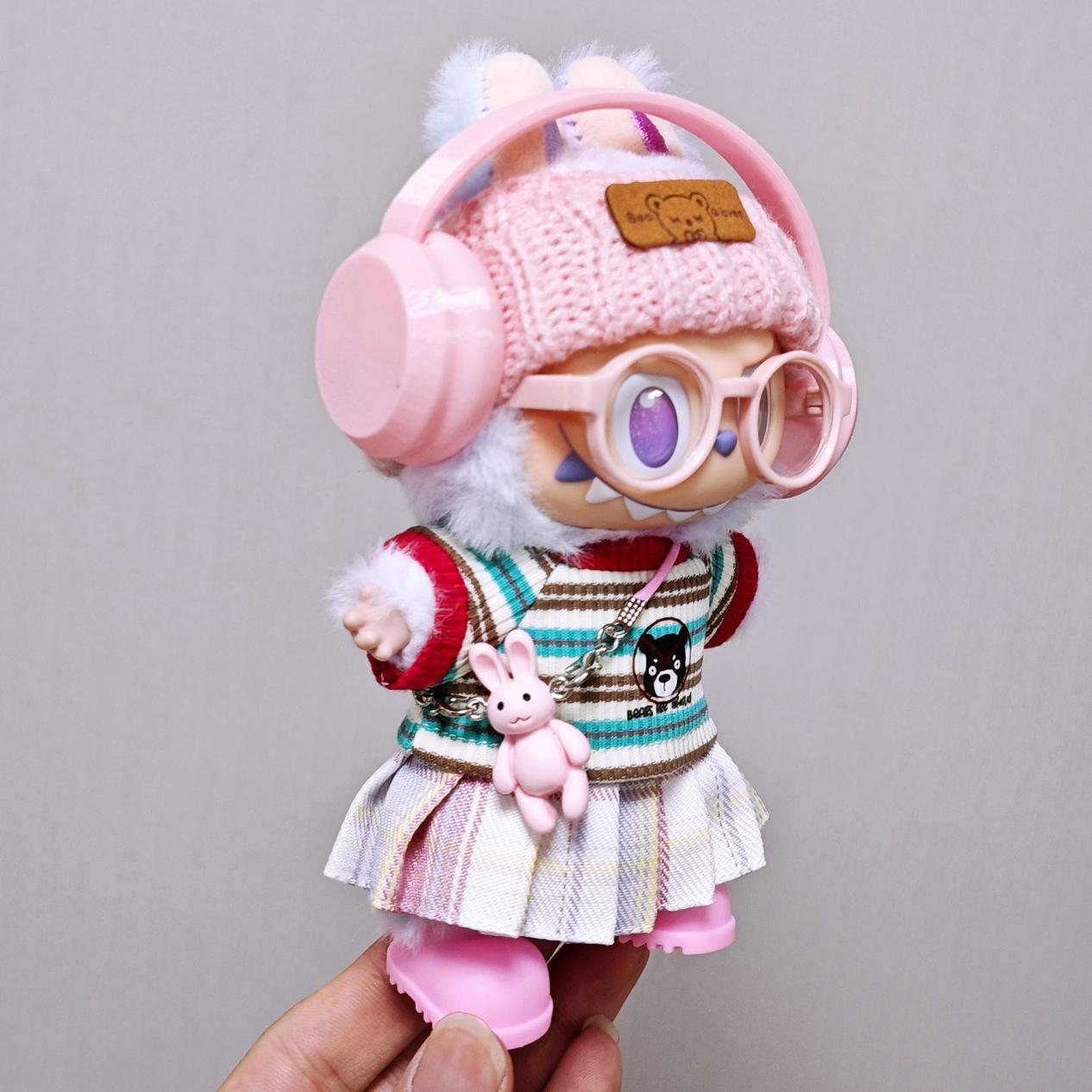 7-Piece Outfit Set for 17cm Labubu – Skirt, T-Shirt, Headphones, Hat, Glasses, Shoes & Bunny Charm (Doll Not Included)