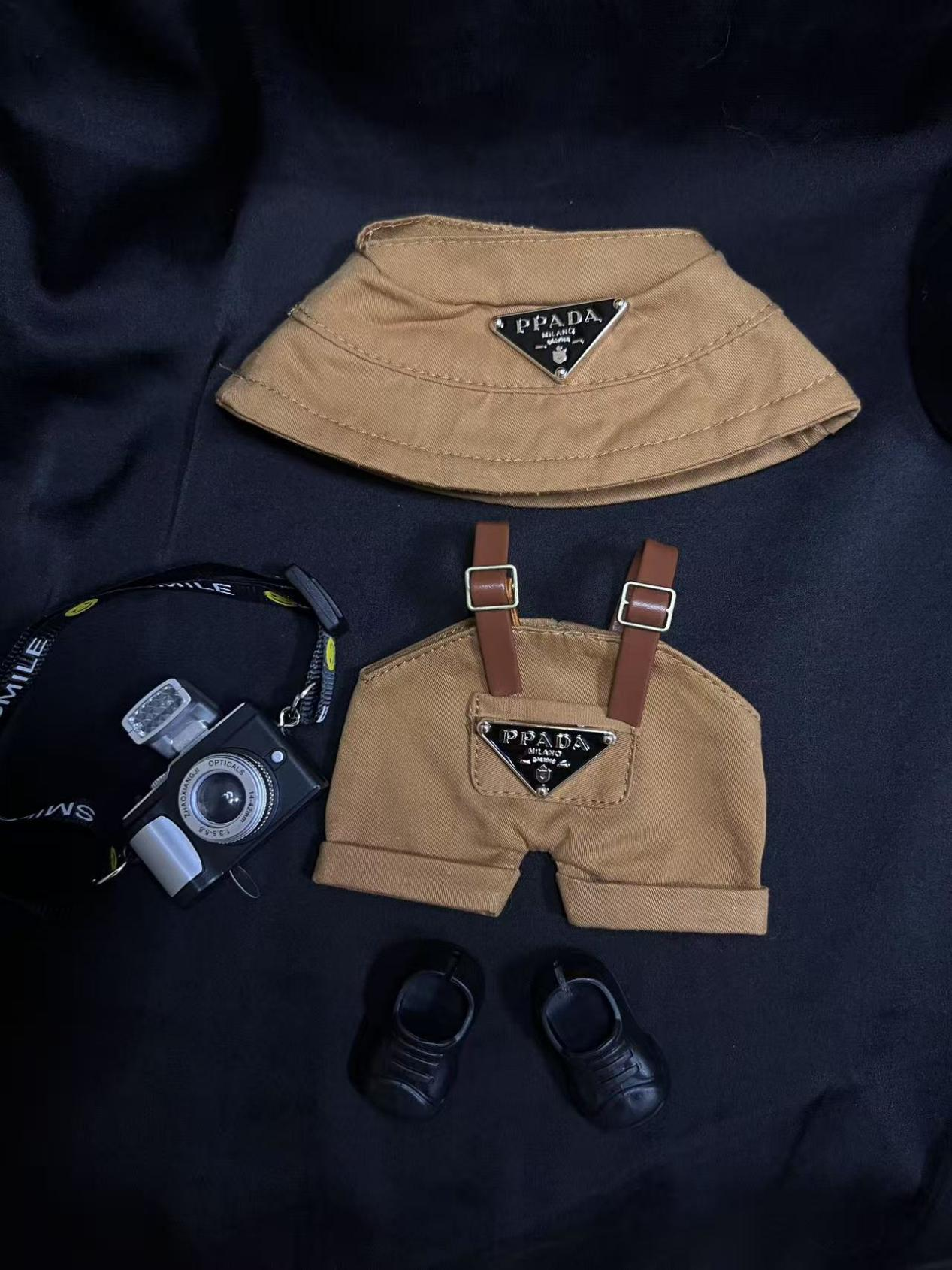 4-Piece Labubu Doll Streetwear Outfit – Khaki Fisherman Hat, Suspender Pants & Camera Accessory for 17cm/6.69inch Dolls (Doll Not Included)
