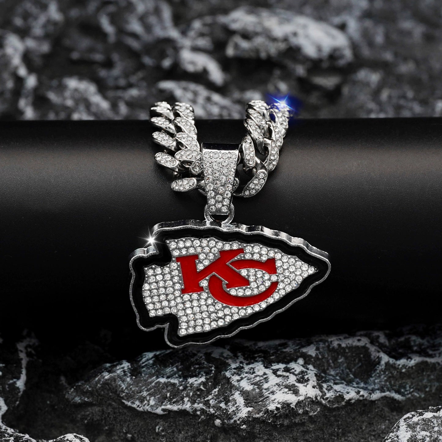 NFL カンザスシティ・チーフス ダイヤモンド オイルドリップ KC ラグビーチームネックレス メンズ ニッチ 高級 ヒップホップ キューバチェーン