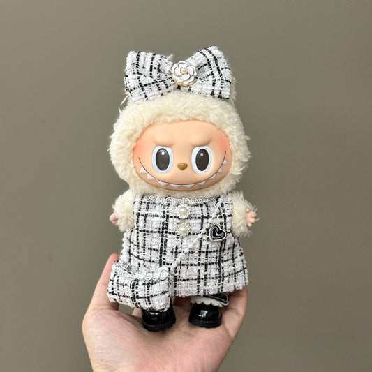 3-Piece Elegant White Tweed Labubu Doll Outfit Set – Fits 17cm / 6.69 Inch Dolls – Dress, Bow Headband & Mini Bag (Doll Not Included)