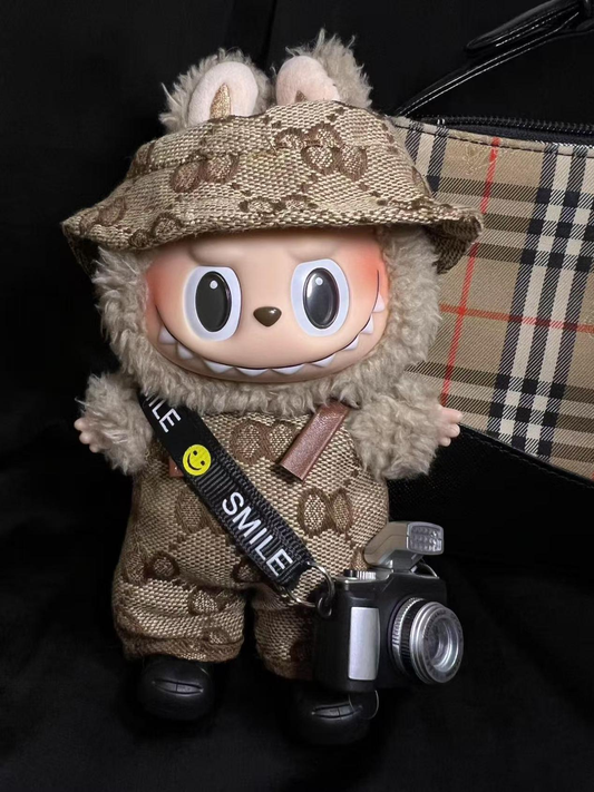 4-Piece Labubu Doll Outfit Set – Street Style Photographer Look with Fisherman Hat, Overalls and Camera Accessory | Fits 17cm/6.69inch Labubu Dolls (Doll Not Included)