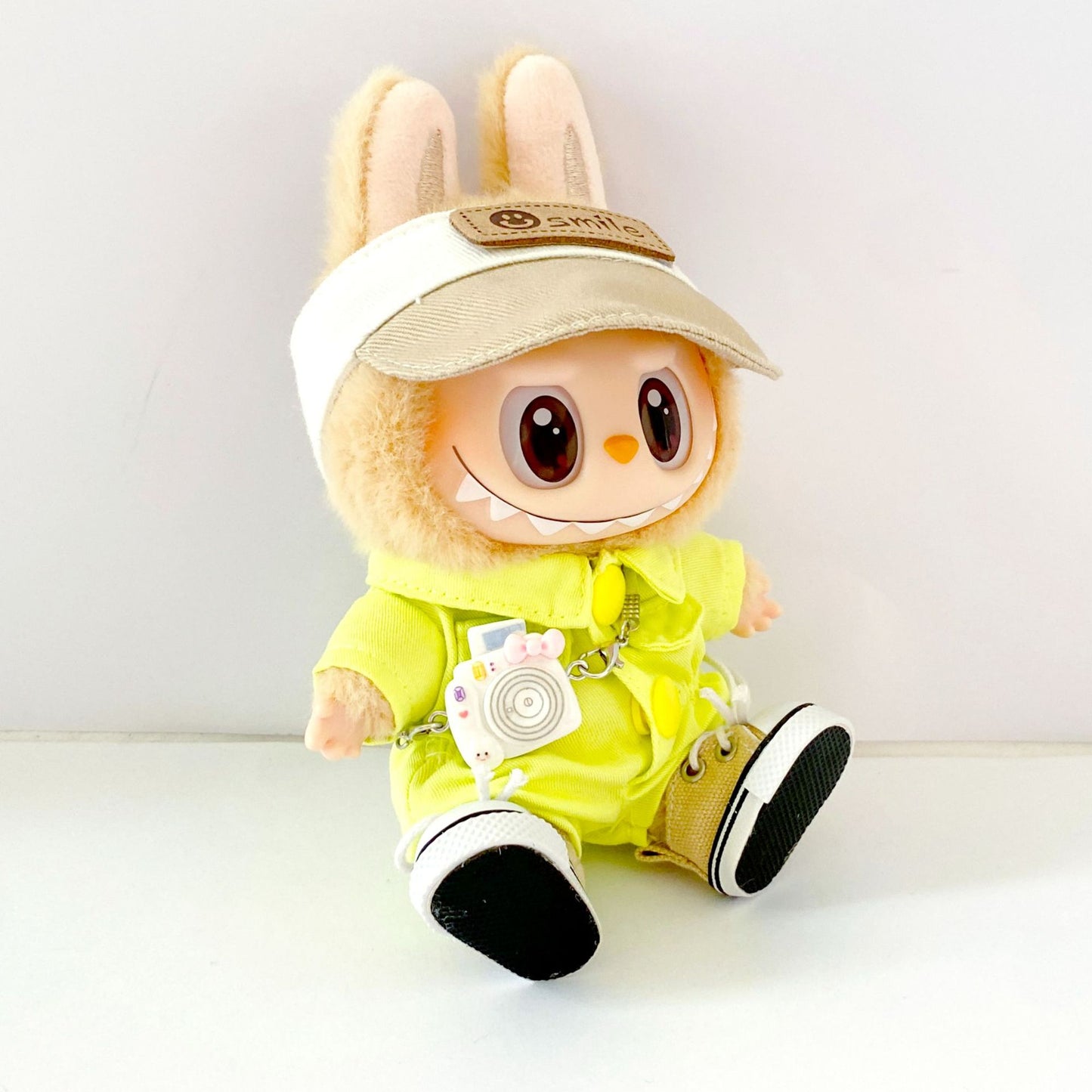 Labubu 4-Piece Travel Style Set – Colorful Outfit with Hat, Jumpsuit, Camera Bag & Shoes for 17cm/6.69inch Dolls