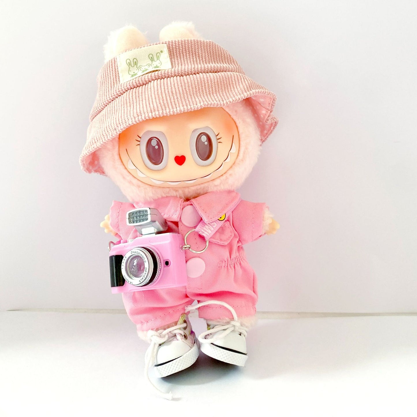 Labubu 4-Piece Travel Style Set – Colorful Outfit with Hat, Jumpsuit, Camera Bag & Shoes for 17cm/6.69inch Dolls