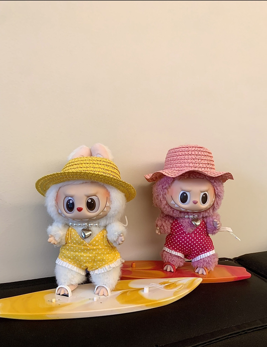 4-Piece Summer Outfit Set for 17cm/6.69inch Labubu Dolls (Yellow/Red, Doll Not Included) – Swimsuit, Surfboard, Necklace & Hat