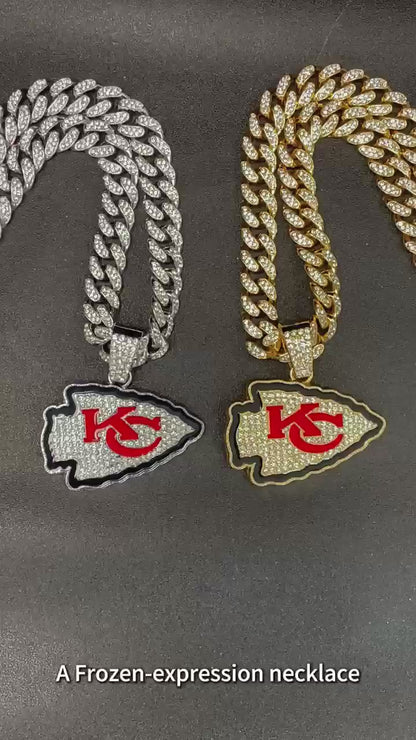 NFL カンザスシティ・チーフス ダイヤモンド オイルドリップ KC ラグビーチームネックレス メンズ ニッチ 高級 ヒップホップ キューバチェーン
